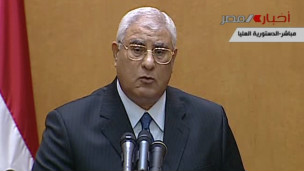 ປະທານາທິບໍດີຊົ່ວຄາວ ຂອງອີຍີບ ໃຫ້ຄຳໝັ້ນ ສັນຍາກ່ຽວກັບເສັ້ນທາງ ການເມືອງ